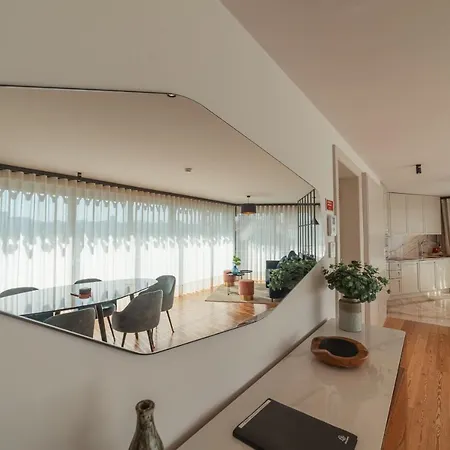 Penthouse In Downtown By Homing Apartment