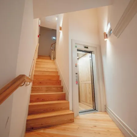 Penthouse In Downtown By Homing Apartment